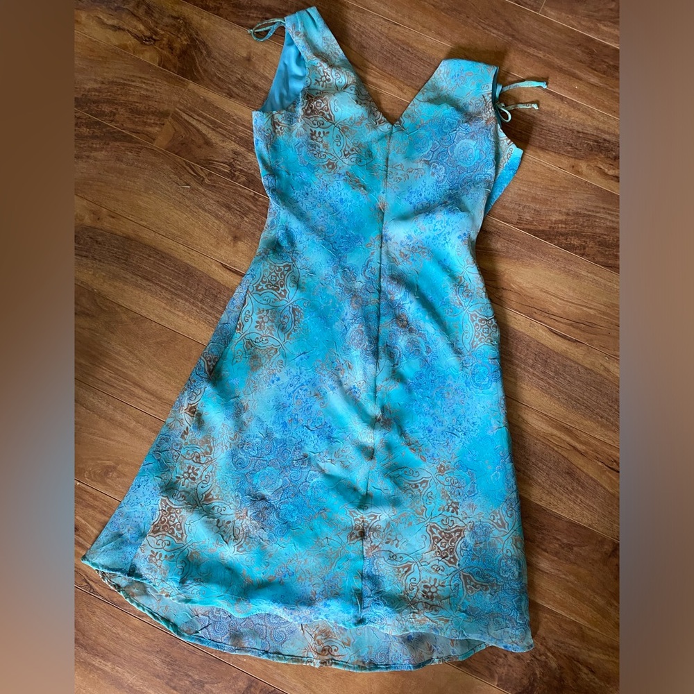 Beautiful Bohemian Design Dress - Picture 2 of 16
